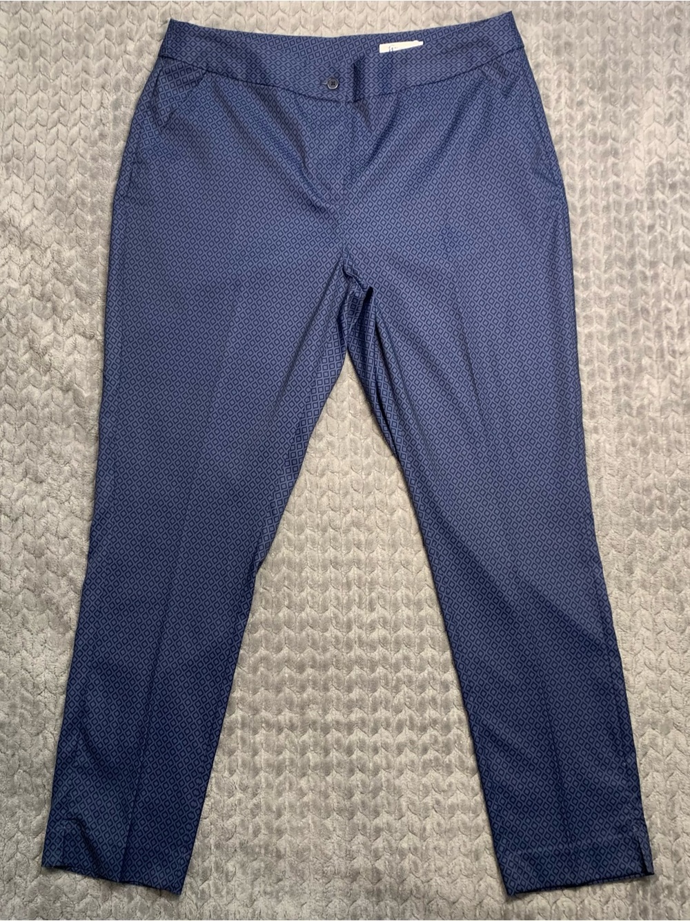 NWT Greg Norman Women’s Golf Pants Size 10 Blue Geometric Stretch Cropped ankle